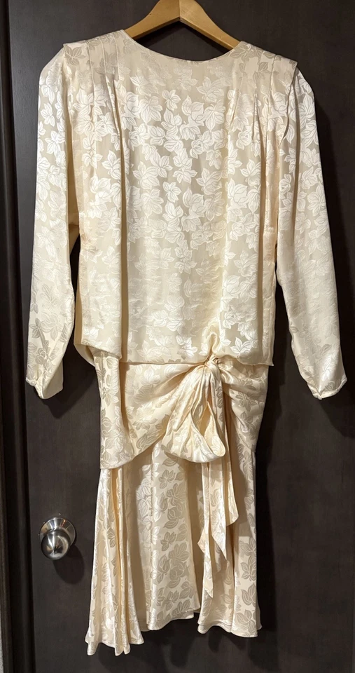 Vestido midi vintage años 80 Argenti Petite para mujer 100 % seda con lazo a la cadera marfil talla 2 Foto 3 de 4