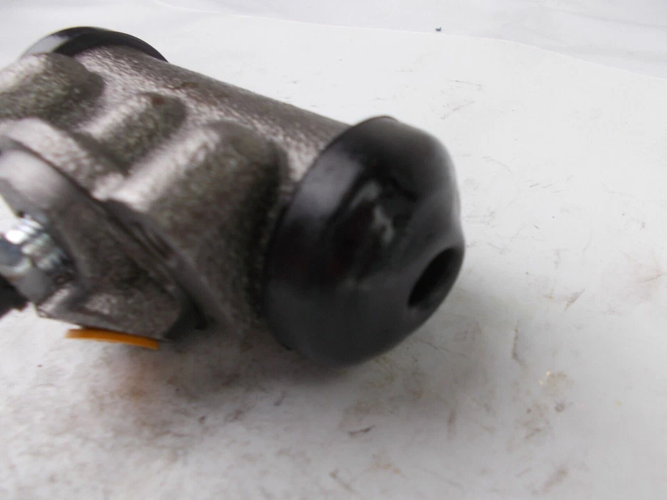 Drum Brake Wheel Cylinder CARQUEST Wearever WCA610007 fits;Ford Explorer Sport T - Image 2 of 4