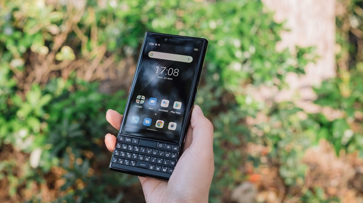 Unihertz Titan Slim The New Sleek QWERTY 4.2