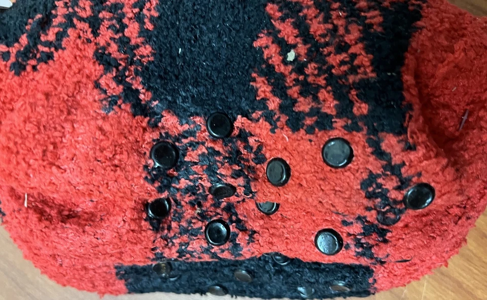 Calcetines tobilleros súper suaves Cat & Jack parte inferior con agarre 2 pares rojo negro XS/S 11-1 nuevos Foto 2 de 4