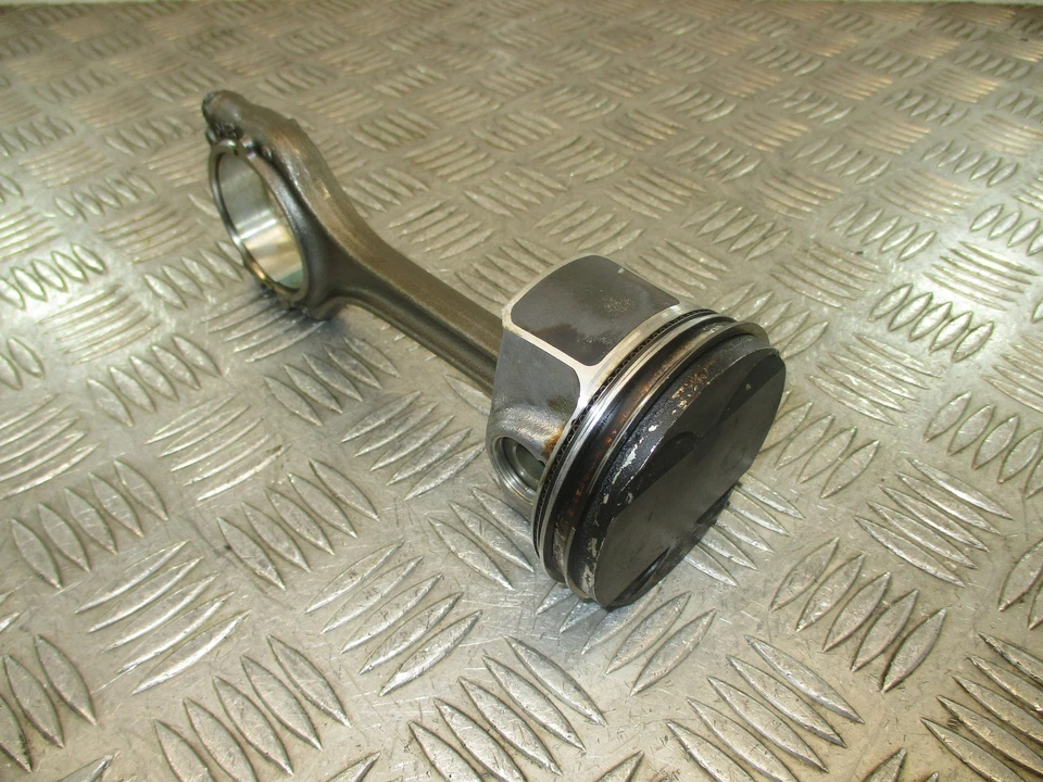 2017 Volkswagen Polo 1.0 TSI CHZ. Connecting/Con Rod & Piston 30K - Image 2 of 4