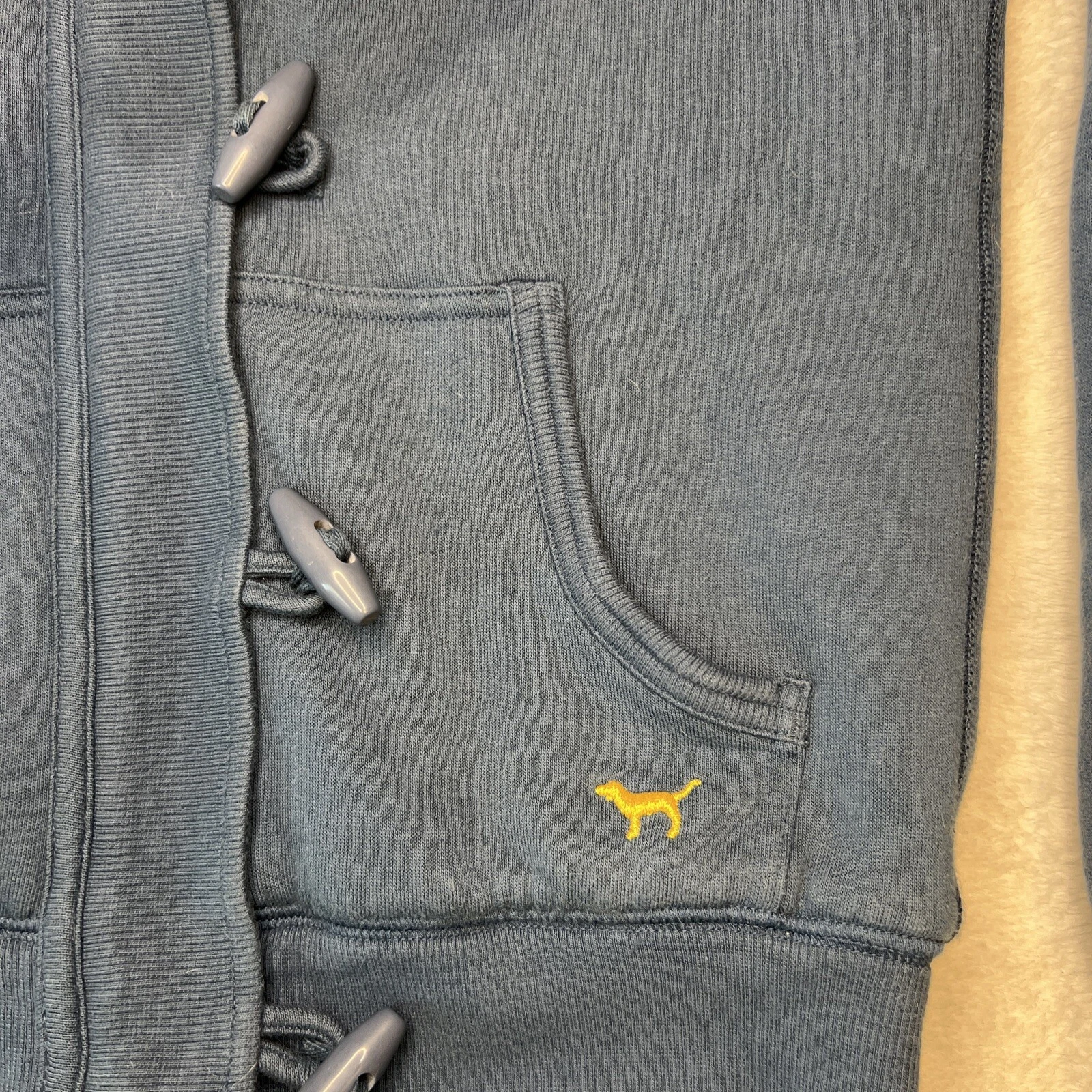 UNDERCOVER Giacca con cappuccio foderata in pelliccia rosa vivo Victorias Secret Love S Toggles velluto