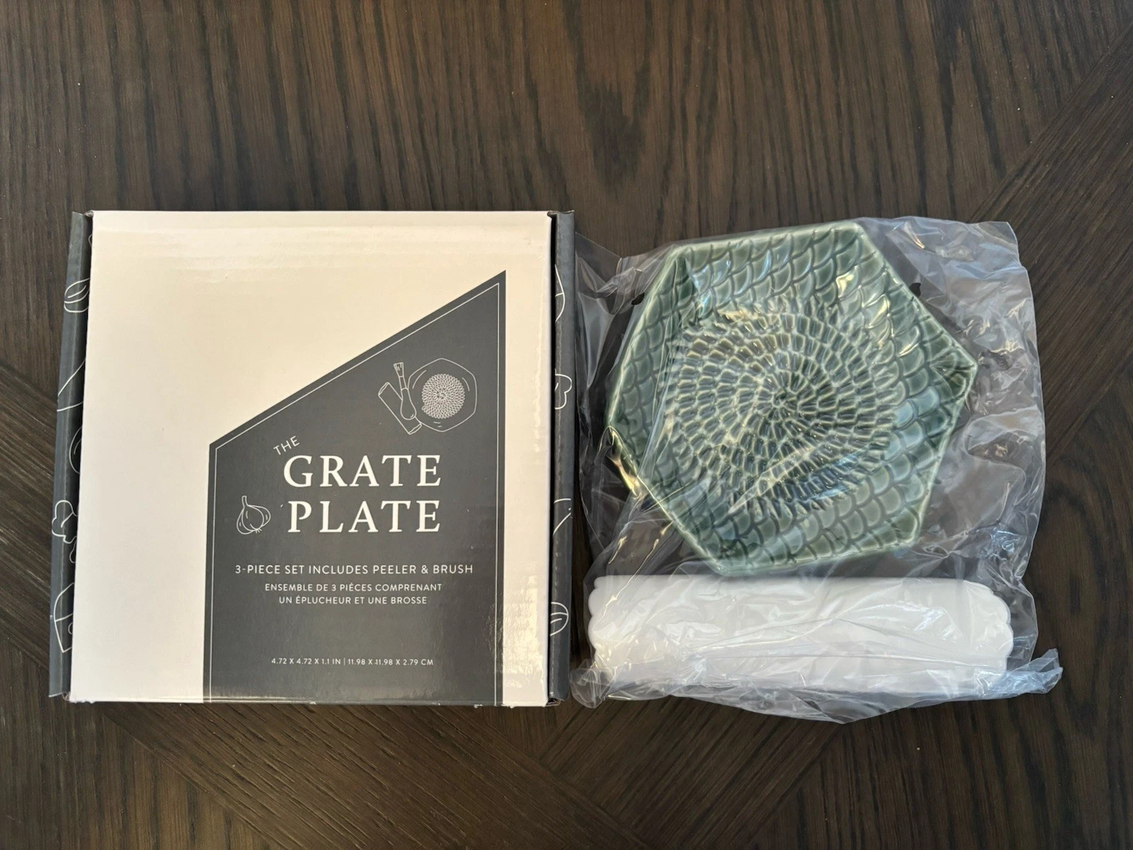 The Grate Plate 3 Piece Set Grater Peeler Brush Green six sided Ceramic In Box