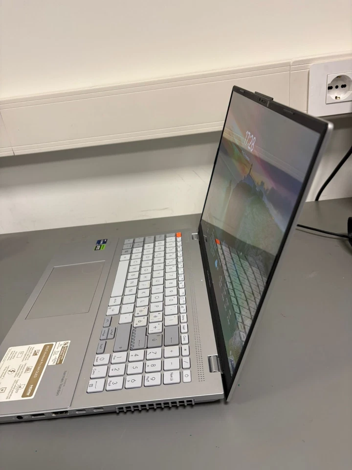 Asus Vivobook Pro 16 OLED K6604JV-MX125W - 16" 3,2K OLED, Intel Core i9-13980Hx - Immagine 2 di 4