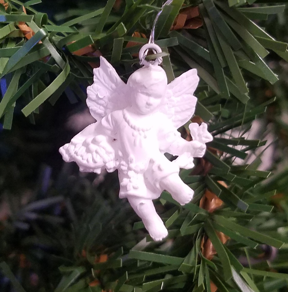 … White Angel … Lot 12 Vintage Miniature 1-1/4