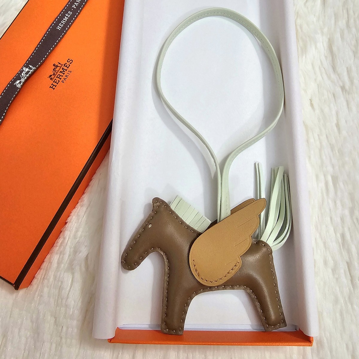 【激レア白のスティッチ】HERMES★Rodeo Pegasus バッグチャーム 激レア白のスティッチ】HERMES☆Rodeo Pegasus バッグチャーム