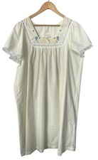 Vintage Carole Light Yellow Embroidered Night Gown Size Large