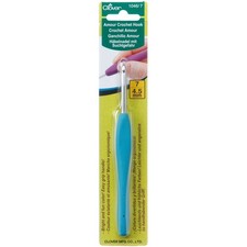 Clover 1046/7 Amour Crochet Hook-Size 7/4.5mm