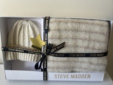 Steve Madden Hat and Scarf Gift Set NIB