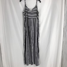 womens eyeshadow black and white striped maxi dress w/ pockets sz Medium