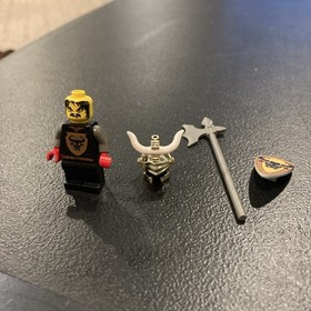 LEGO 4818 castle KNIGHT'S KINGDOM Cedric the BULL Gold chrome Helmet cas046