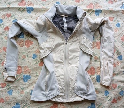 Lululemon Kanto Catch Me running jacket in cream colorway Size 2  