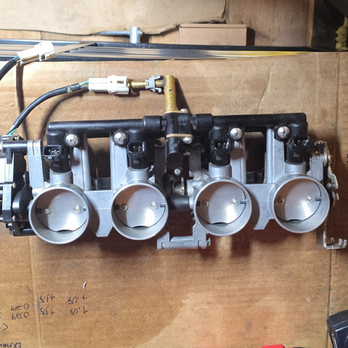 2005 2006 Suzuki GSXR1000 Throttle Body Assembly GSX-R 1000 OEM