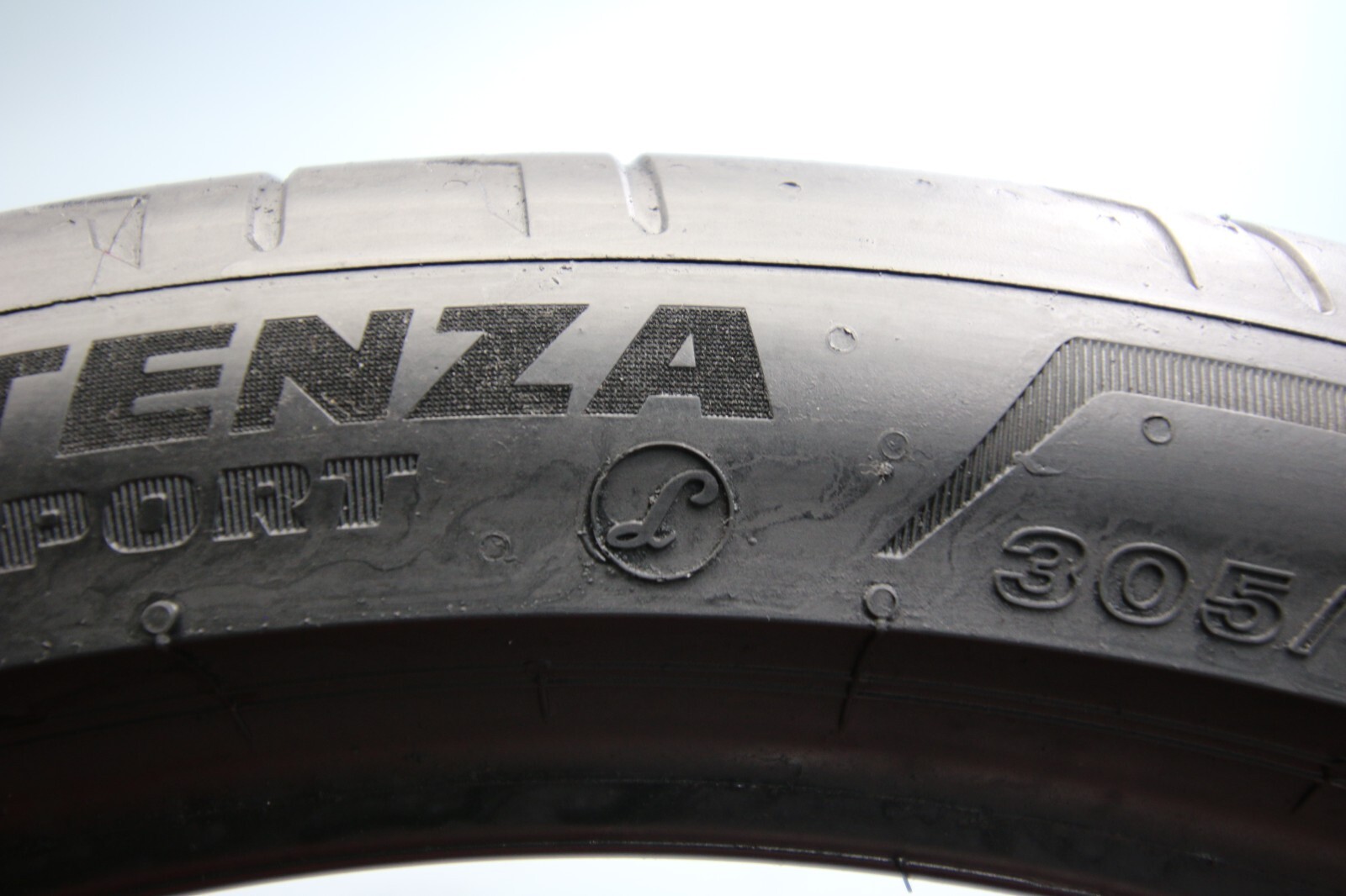 1 Used Bridgestone Potenza Sport Lamborghini L 305/30ZR20 305/30/20 3053020 103Y