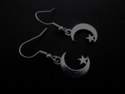 TIBETISCHE SILBER-OHRRINGE BAUMELNDER MOND STERNMOTIV CLIP DURCHBOHRT.