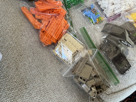 LEGO CITY City Square (60097) - Complete Minus 1 Fig, 50cm string subbed w/ 30cm