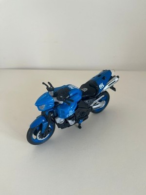 Chromia - Transformers Revenge of the Fallen Deluxe Class Hasbro