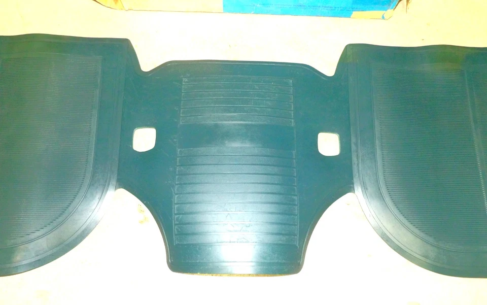 1969-1972 Ford Custom Galaxie 500 XL LTD Brougham NOS BLUE FULL REAR FLOOR MAT - Image 4 of 4