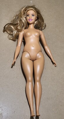 brunette curvy fashionista Latina barbie doll Damaged Hand C281