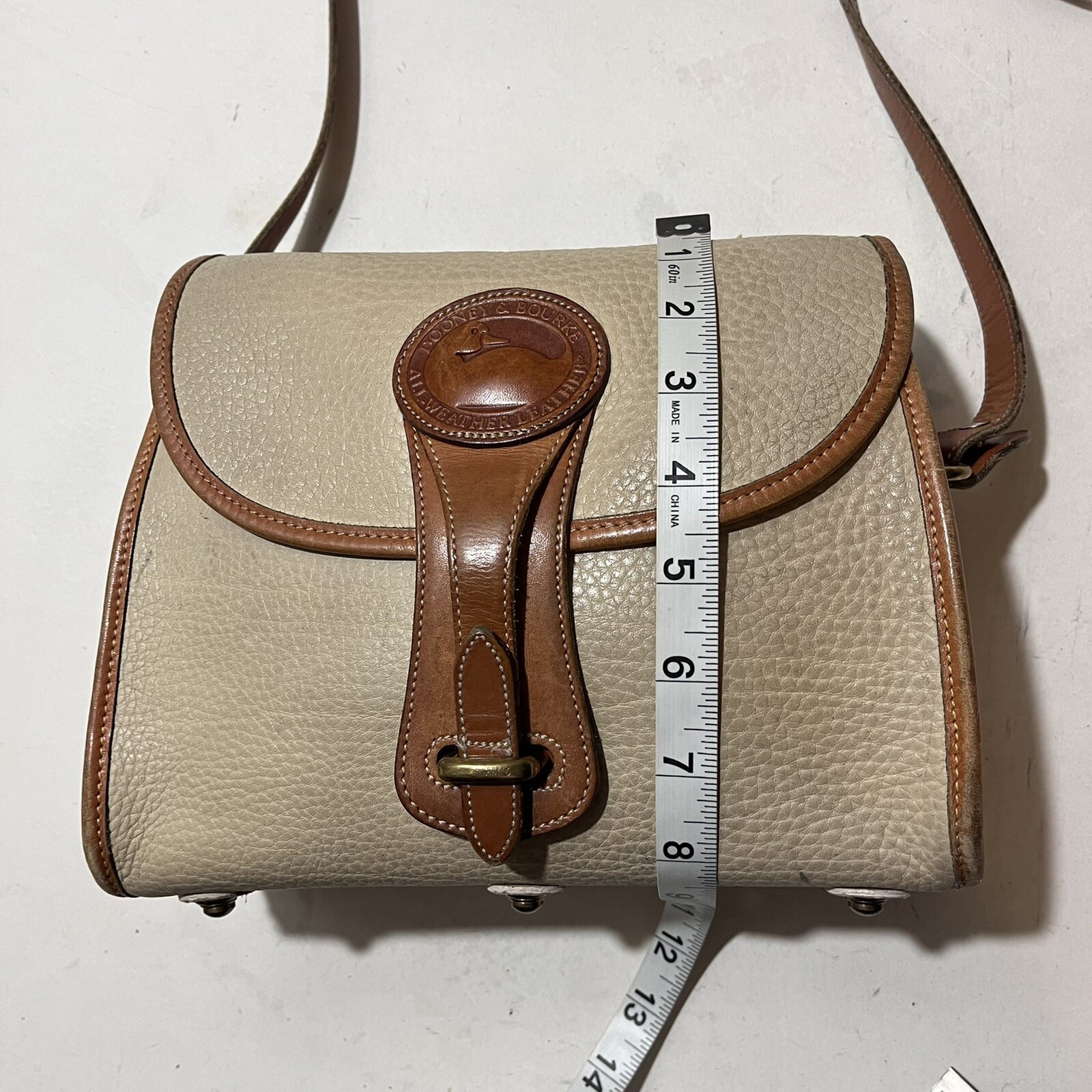 Vintage Dooney & Bourke Purse R25 Medium Essex Bone British Tan Leather thumbnail 8