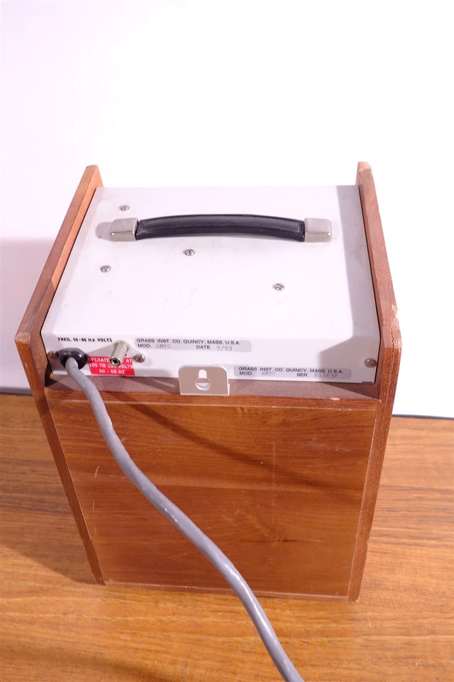 Monitor/altavoz de audio Grass AstroMed AM7  Foto 3 de 3