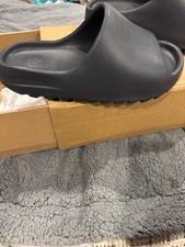 Adidas Yeezy Slide Onyx men  s size 10 AUTHENTIC NEW IN BOX
