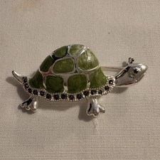 Green Enamel Turtle Brooch Pin Silver Tone Animal Theme 2 Inch Whimsical