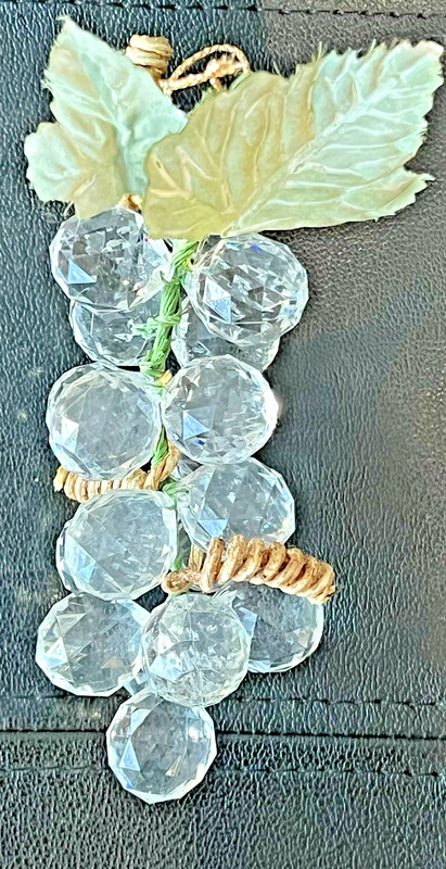Vintage Mid-Century Clear Faceted Grape Cluster Acrylic 5” Cloth Leaves Vines