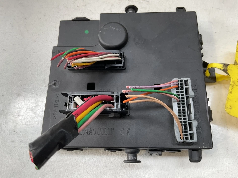 BODY COMPUTER PER RENAULT Twingo II serie 8200874481--A (07>14) - Immagine 3 di 4