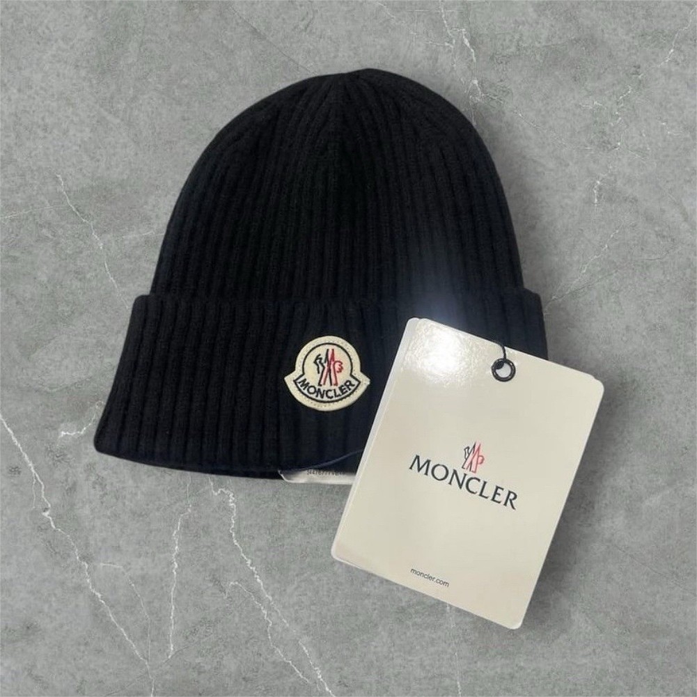 Moncler Black Knit Wool Beanie Winter Hat Logo Unisex Adults