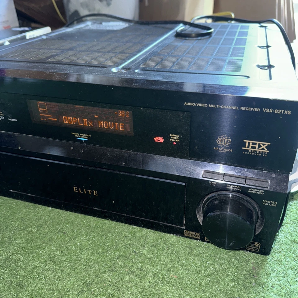 Pioneer Elite VSX-82TXS  7.1 Channel THX AV Receiver - Image 3 of 4
