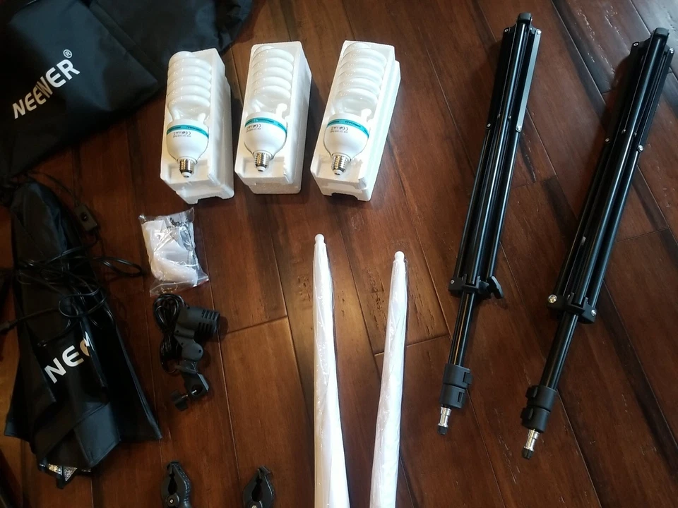 Neewer 45W Soft Light Umbrella Soft Light Box + Background Cloth Bracket Set  - Image 4 of 4