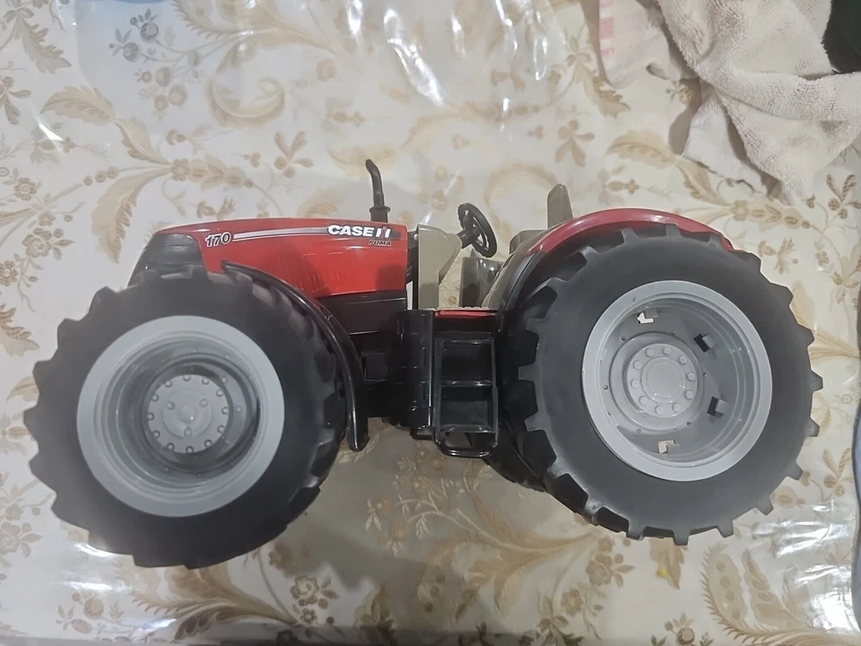 Vintage Britain's Ertl CASE IH PUMA 180 Red Farm TRACTOR Toy 12" Long - Image 2 of 4