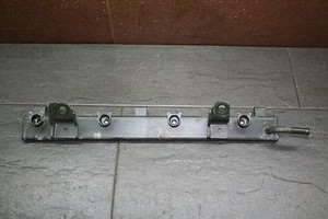 Suzuki Swift 3 III 1.3 Einspritzleiste Düsenstock Leiste