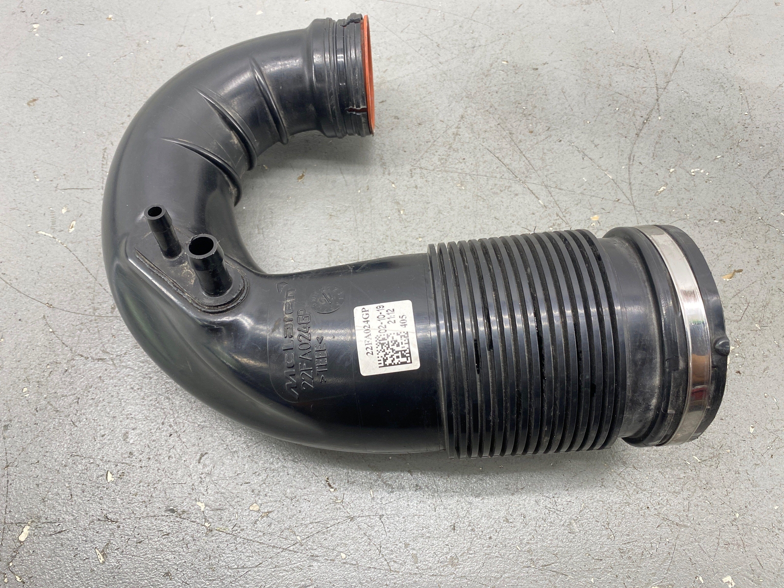 2020-2023 MCLAREN GT 4.0L ENGINE LEFT AIR INTAKE HOSE PIPE 22FA065GP OEM 2021