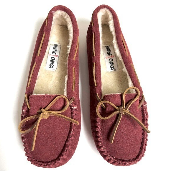 MINNETONKA WOMEN S CALLY MOCCASINS Burgundy fur lining size 9 eBay