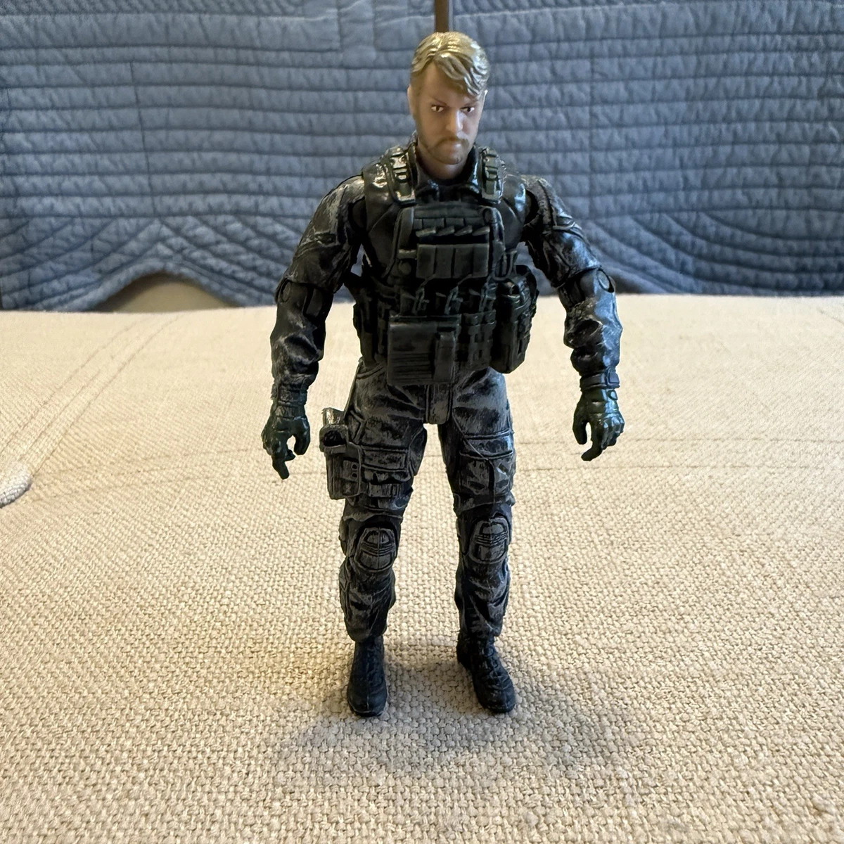 Blue Box Military & Adventure 1:18 Elite Force Action Figures for