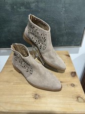 Italeau Boots Womens Size 35 Beige Suede Cutout Ankle Booties Made In Italy