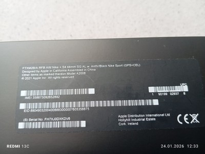 Apple Watch Series 5 44mm Space Grau Aluminiumgehäuse mit Schwarz Sportarmband -