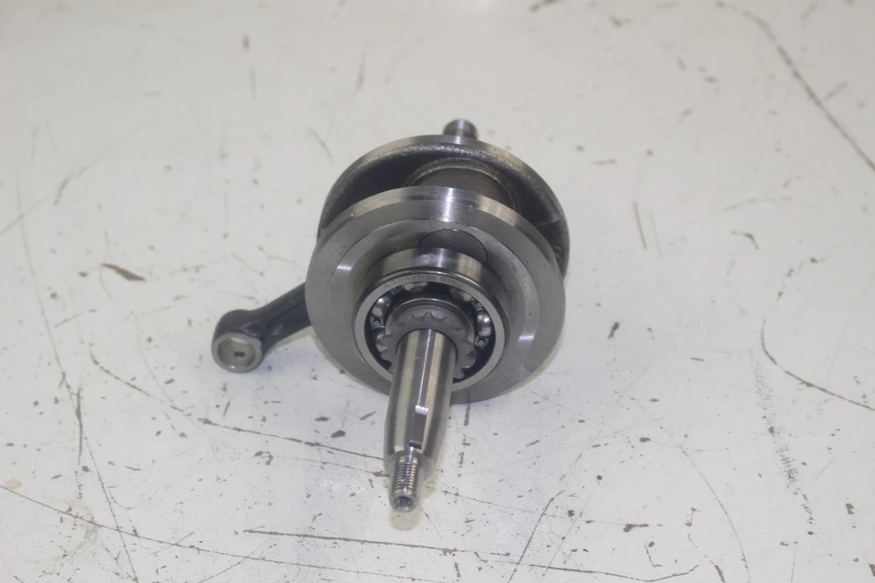 CIGÜEÑAL COMPLETO CON VARILLA United Motors DTF 90/110 CC NÚMERO DE PIEZA: 07.03.01.00 Foto 2 de 3