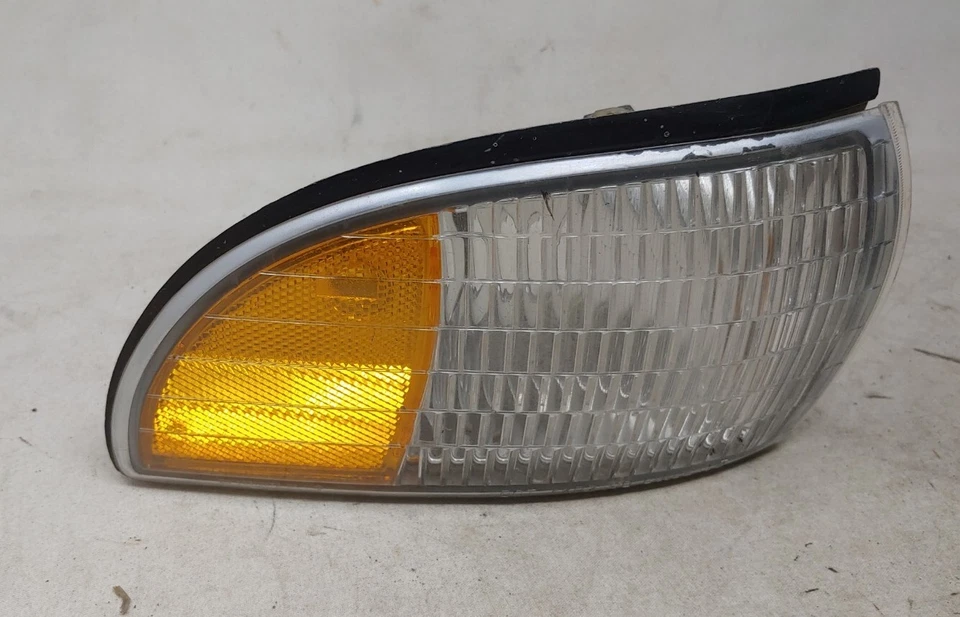 1991 - 1996 Chevrolet Caprice правый боковой фонарь поворотник угловая лампа - Изображение 3 из 4