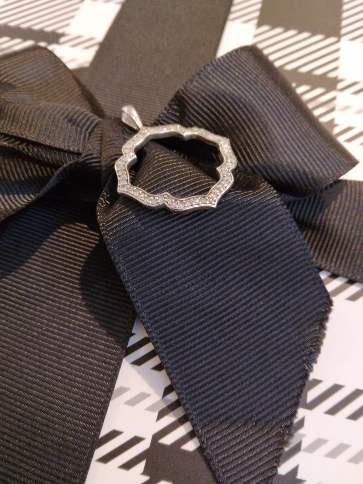 20% Off Diamond Clover Scroll Medallion Pendant with Chain