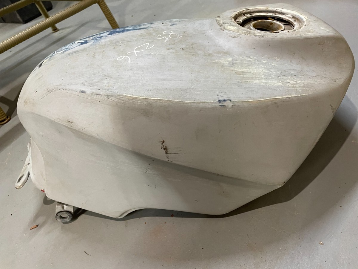 Pre- Owned OEM Kawasaki 85 -86 Ninja ZX600 Gas Tank # 51002-5071