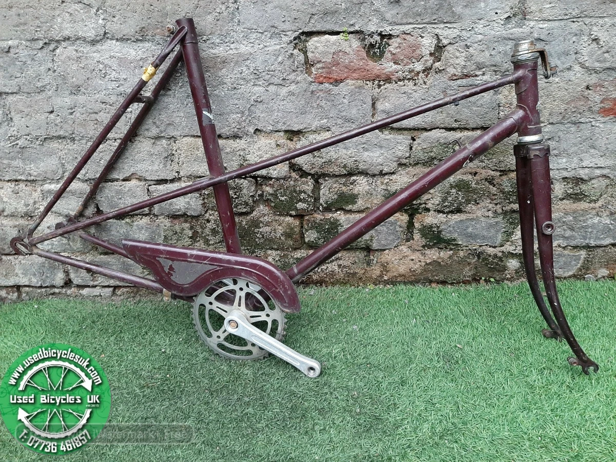 1980 s Ladies Raleigh Misty road bike frame. Medium size 21
