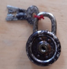 LUCCHETTO TEDESCO VINTAGE IN CONDIZIONI COME FOTO PATINA D' EPOCA FUNZIONANTE