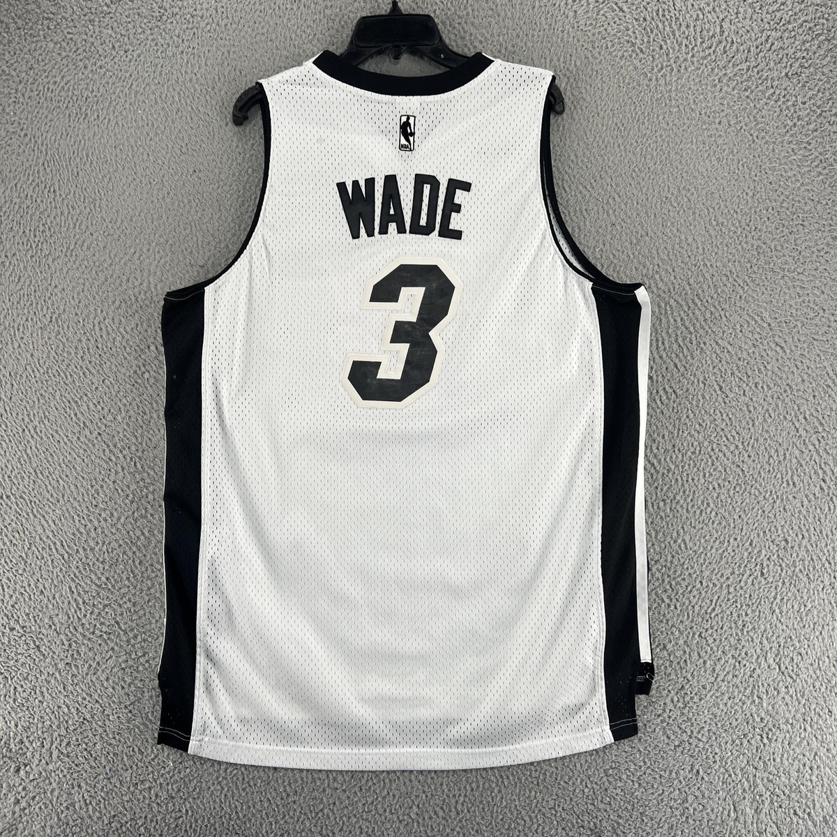 Miami Heat Jersey Mens XL White NBA Basketball Dwyane Wade Reebok