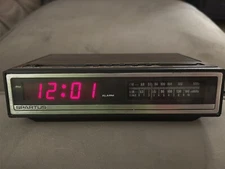 Vintage SPARTUS Alarm Clock Radio AM FM Model 0107-61 Tested & Working.