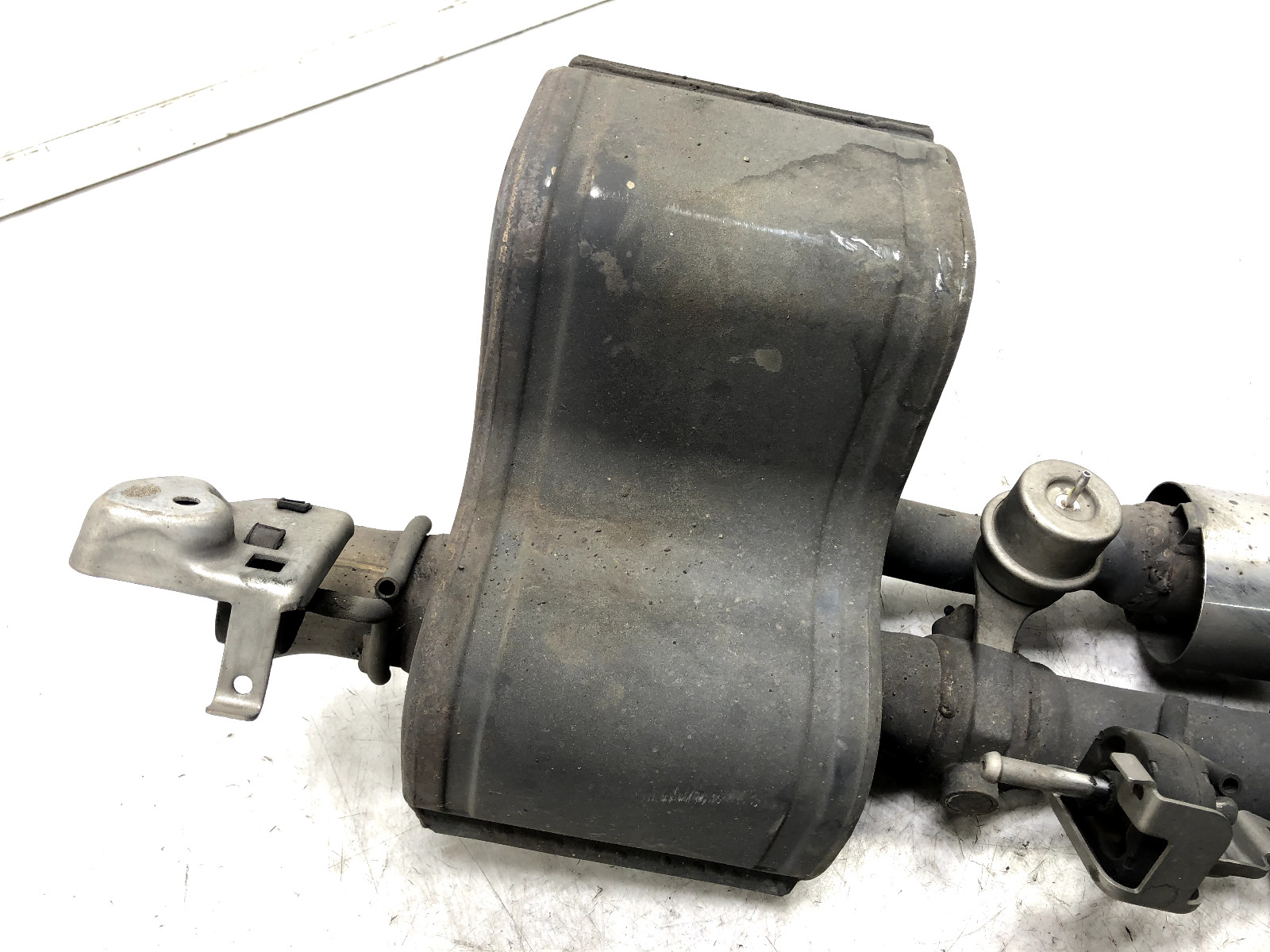 2014-2017 MASERATI QUATTROPORTE 3.0L RIGHT PASS REAR EXHAUST MUFFLER PIPE OEM.