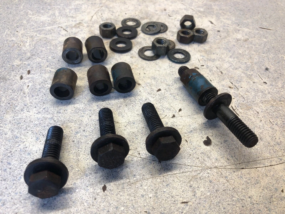 福特 LGT-125 拖拉机 Kohler K301 气缸盖螺栓/螺母 — 第 3/3 张图片