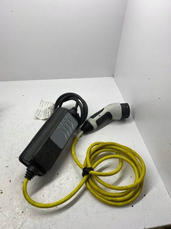BMW F15 F30 F45 F60 G05 G11 G30 Standard Charging Cable 